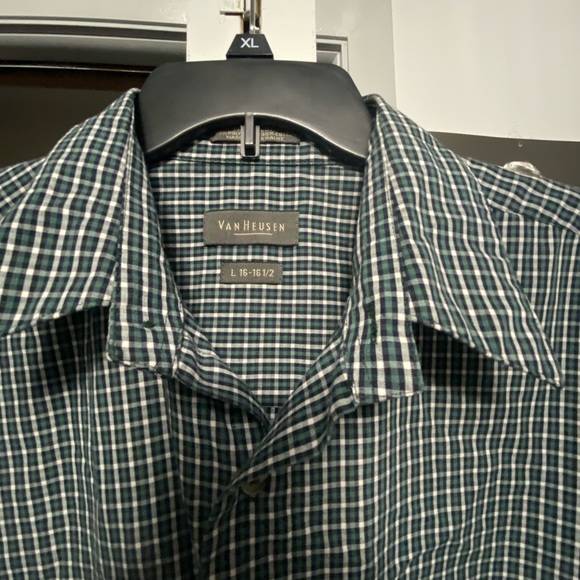 Button down shirt - Picture 2 of 3